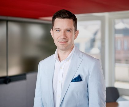 Simon {item.lastname