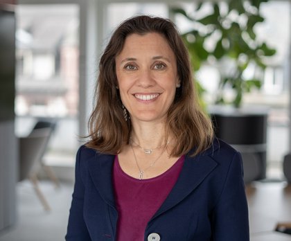 Yvonne {item.lastname