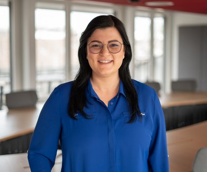 Özlem {item.lastname