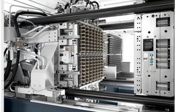 Vista dettagliata della linea PET di Netstal 