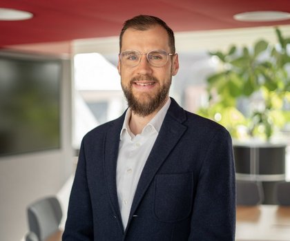 Robert {item.lastname