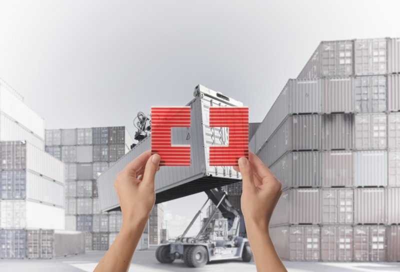 Container mit SERV-Klammer Bild mit Container und SERV-Klammer