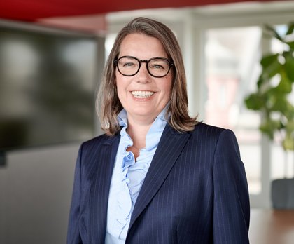 Claudia {item.lastname