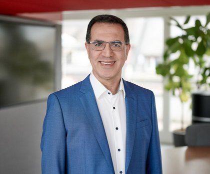 Hooman {item.lastname