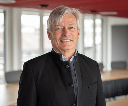 Dominique {item.lastname